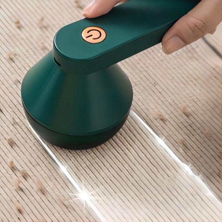 Rechargeable Fabric Lint Remover